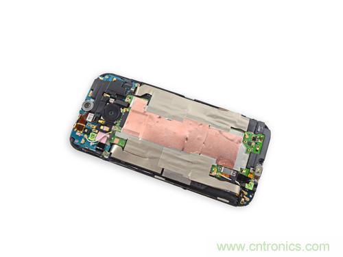 牛人強(qiáng)拆！新HTC One(M8)真機(jī)精密做工難修理