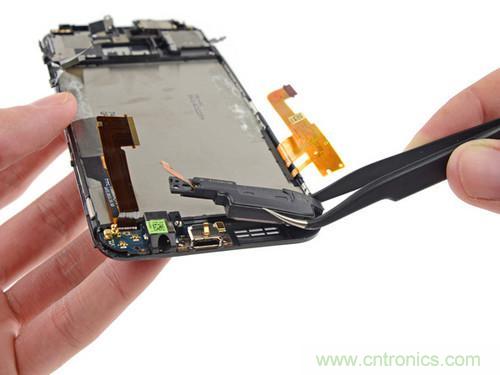 牛人強(qiáng)拆！新HTC One(M8)真機(jī)精密做工難修理