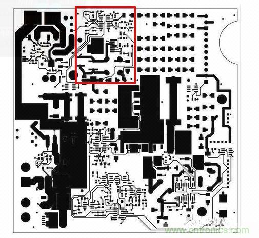 這是自動(dòng)測試設(shè)備的PCB，因?yàn)槭孪攘私膺^那顆SEPIC轉(zhuǎn)換器（以紅框標(biāo)示），我的設(shè)計(jì)第一次就成功。